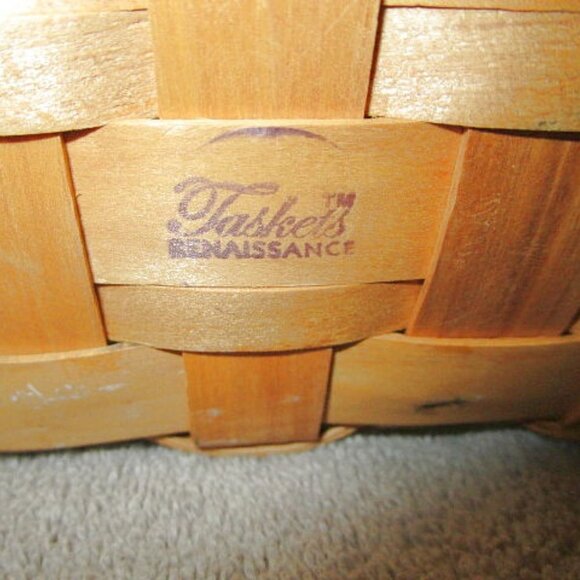 VINTAGE Taskets RENAISSANCE Woven Wood  BASKET With LINER Bread HANDLE Decor - Picture 10 of 11